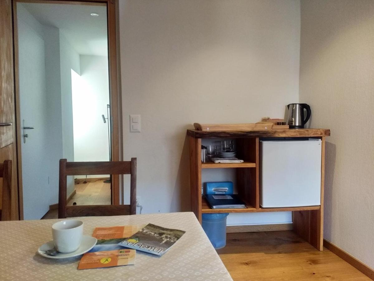 Guesthouse "Castello Del Nucleo" 인트라냐 외부 사진