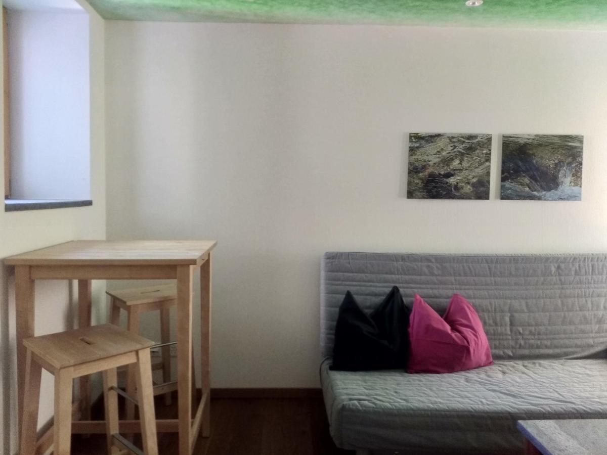 Guesthouse "Castello Del Nucleo" 인트라냐 외부 사진
